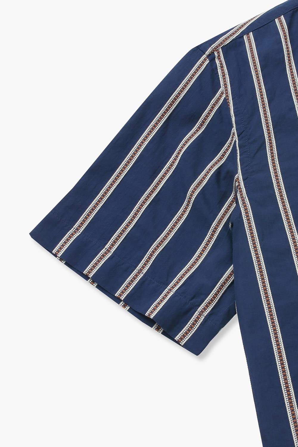 코튼 스트라이프 테일러드 카라 반소매 셔츠 BB14009 01