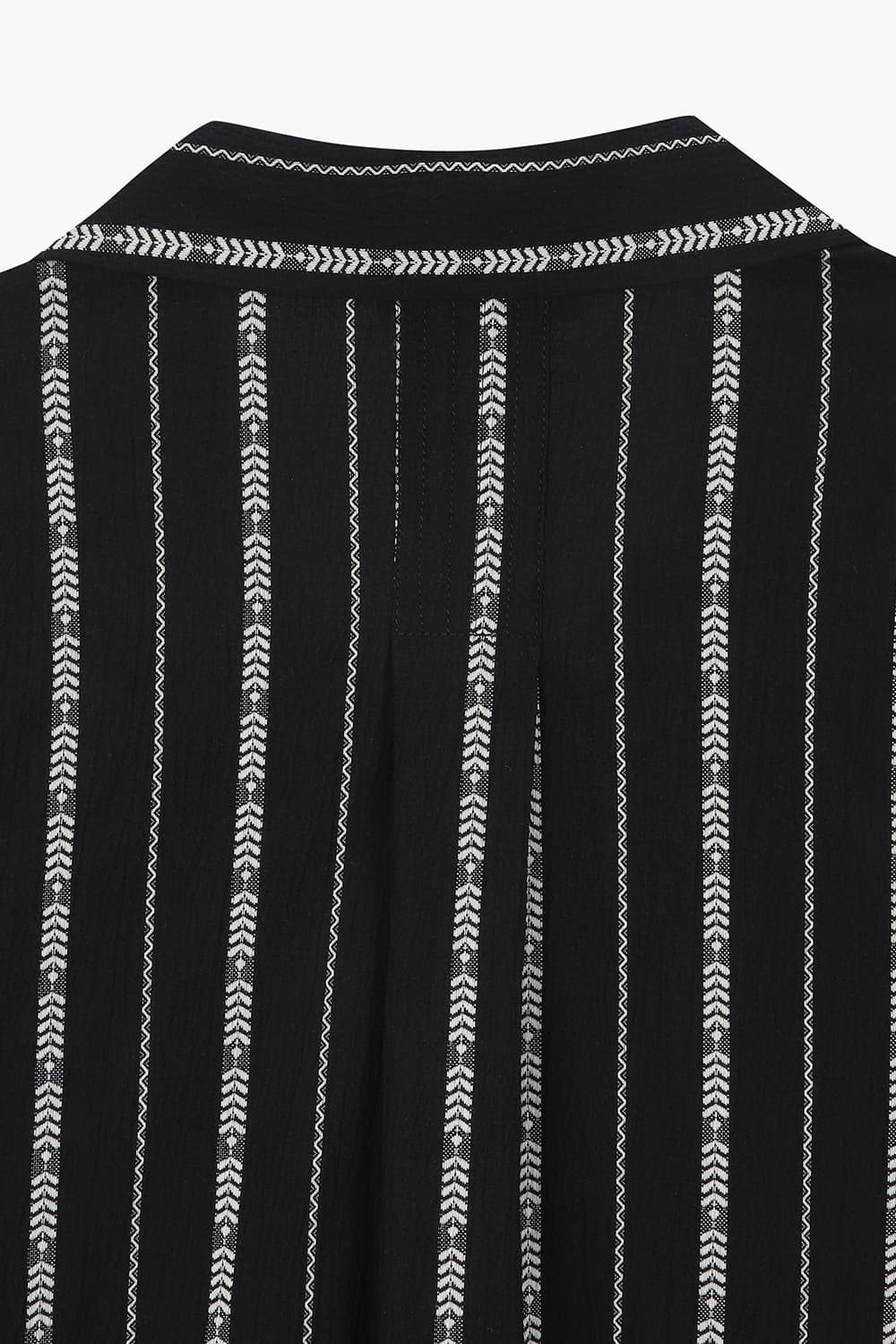 코튼 일러스트 스프라이프 테일러드 카라 반소매 셔츠 25-2 3770249BES