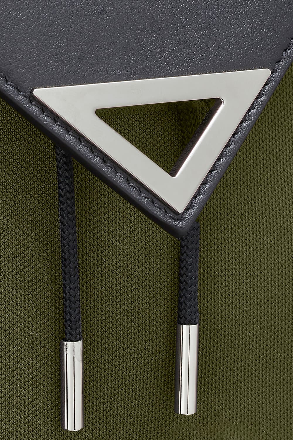 25 데피 익스플로러 백팩 카키 N1IC223NK1