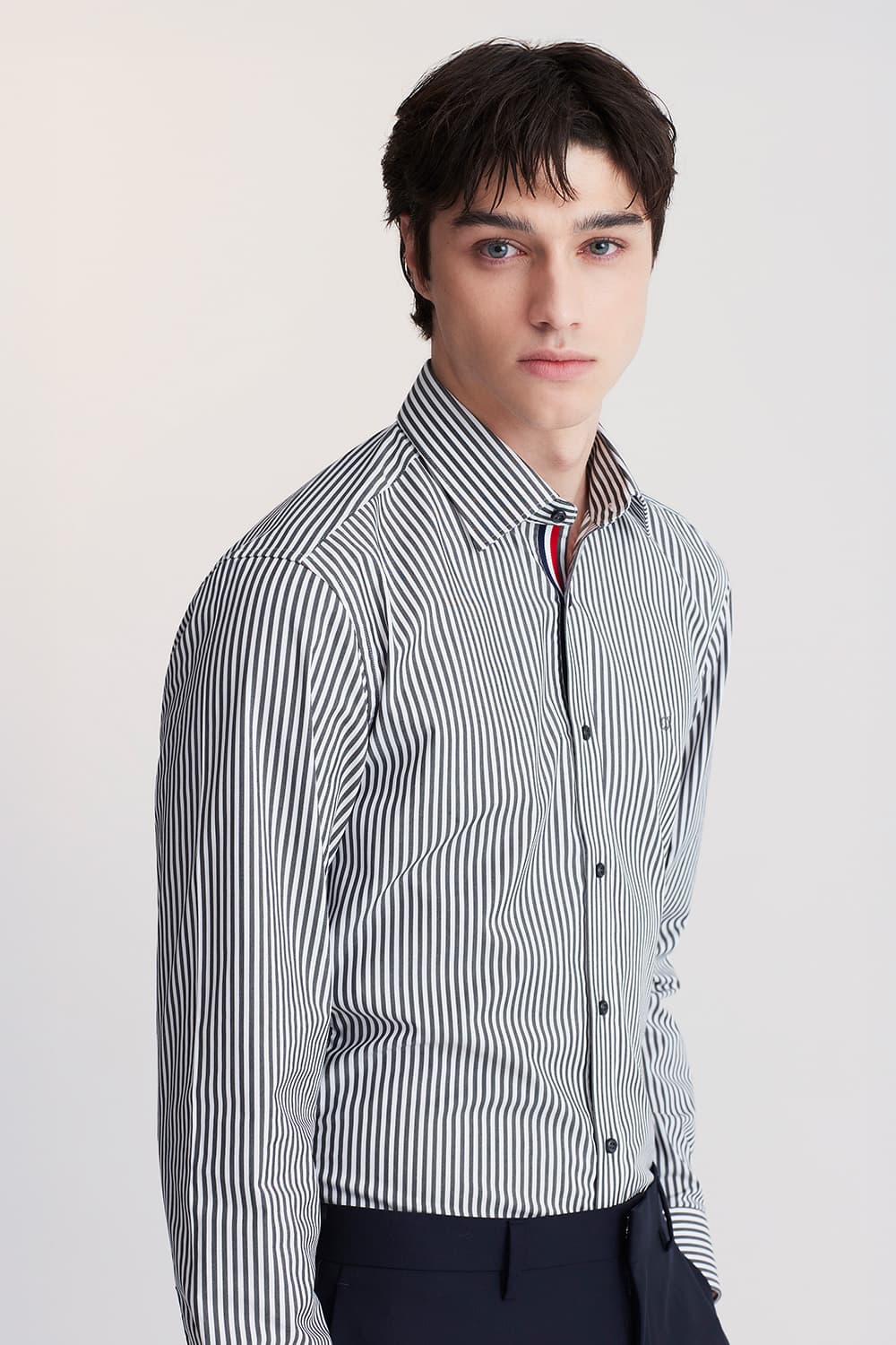 스트라이프 히든 트리콜로르 954 컴포터블 셔츠 다크 그레이 SE5FM22LS954SDY