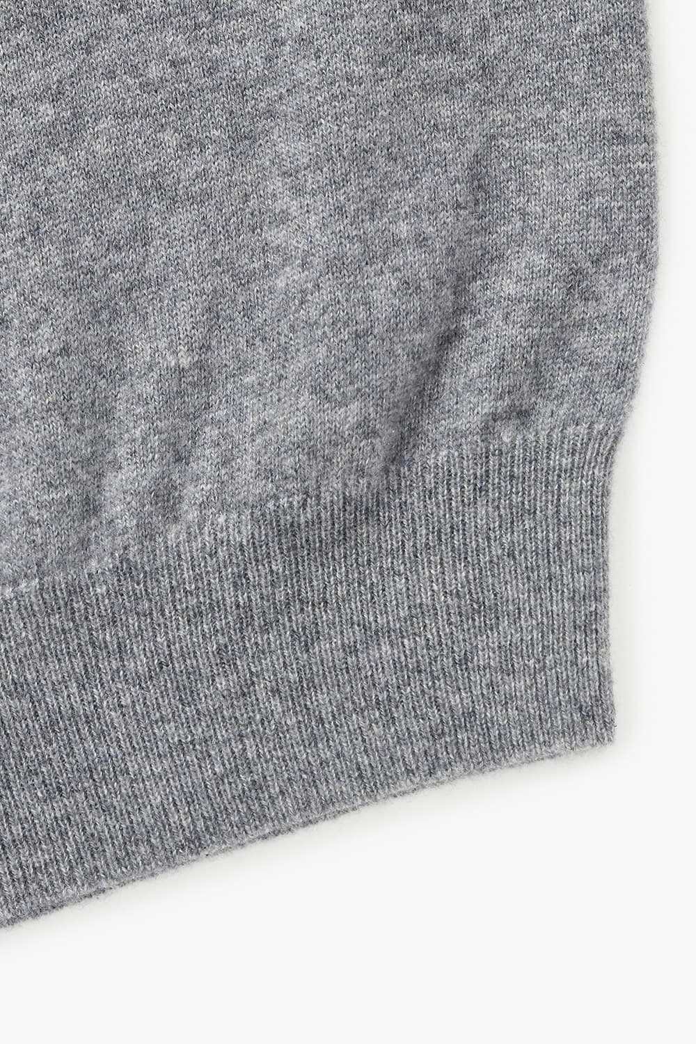 캐시미어 헨리넥 그레이 긴소매 니트