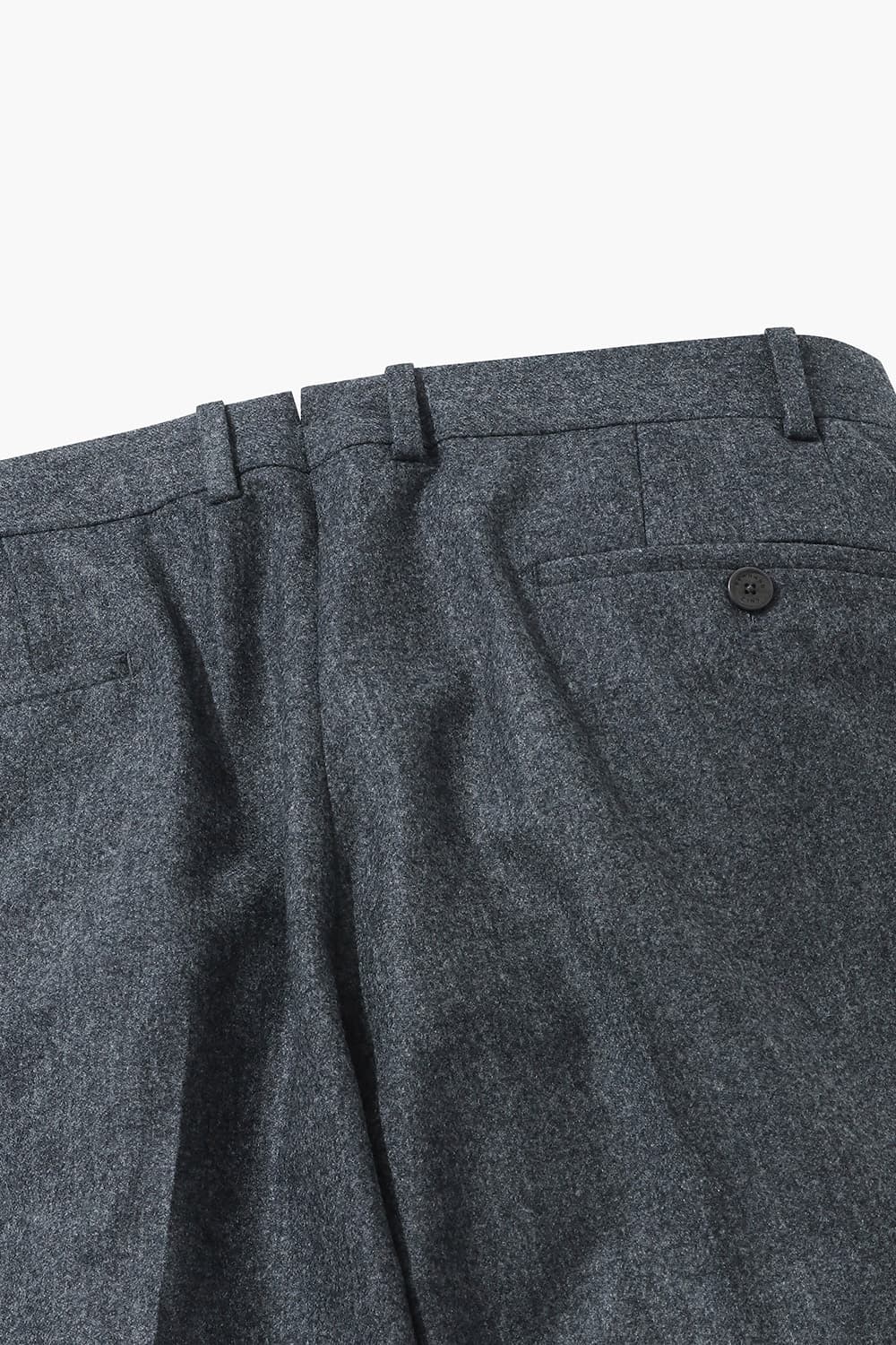 울 플란넬 테이퍼드 차콜그레이 팬츠