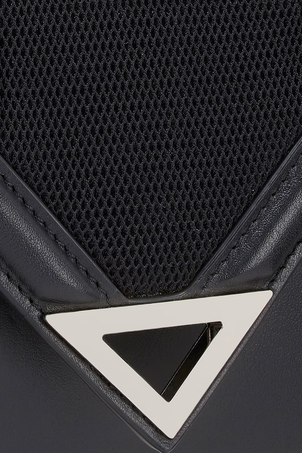 25 데피 익스플로러 메신져백 카키 N1IC194NK1