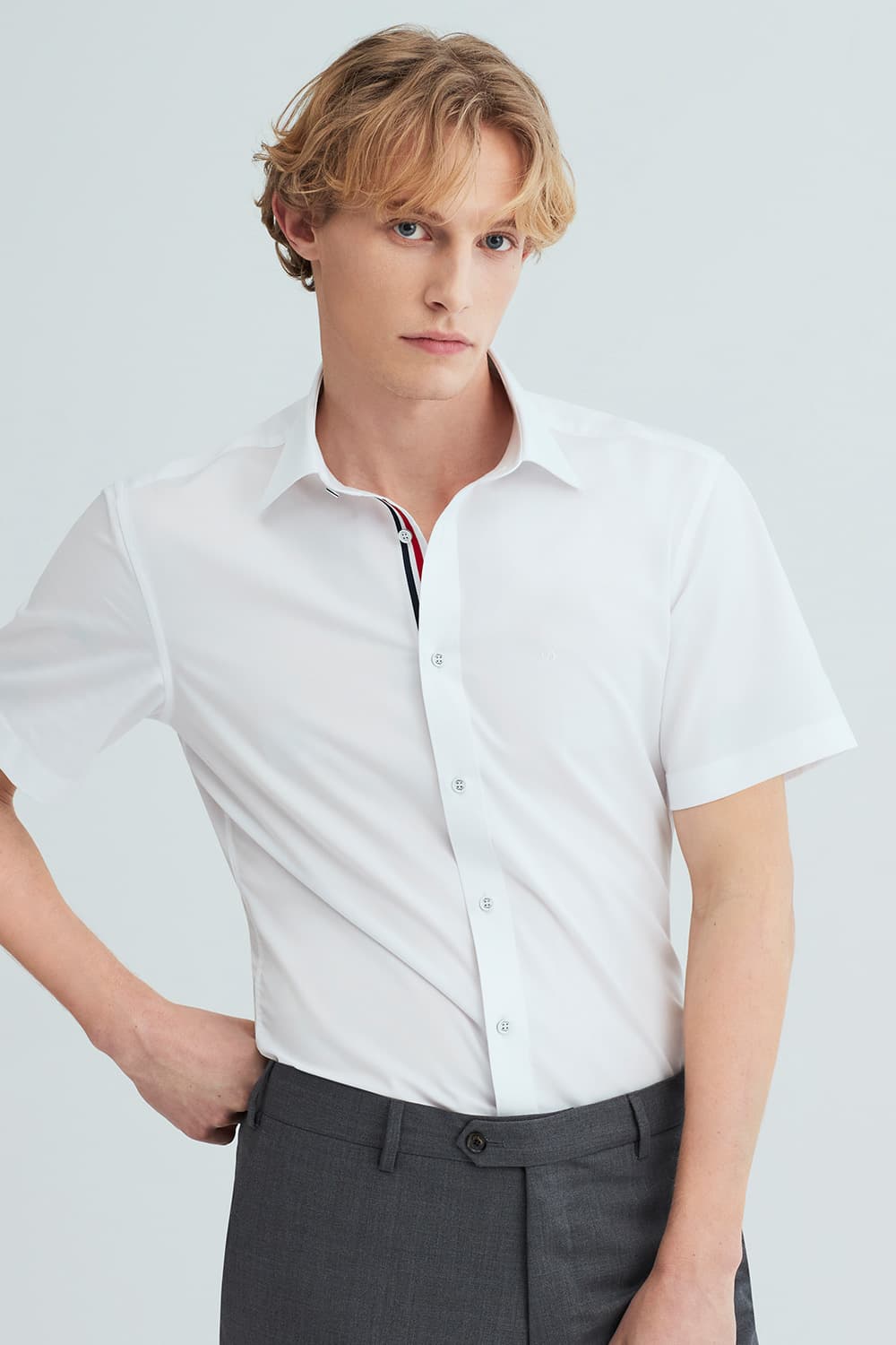 카라 루프탭 트리콜로르 951 컴포터블 반팔 셔츠 화이트 SE6MM22HS951SWH