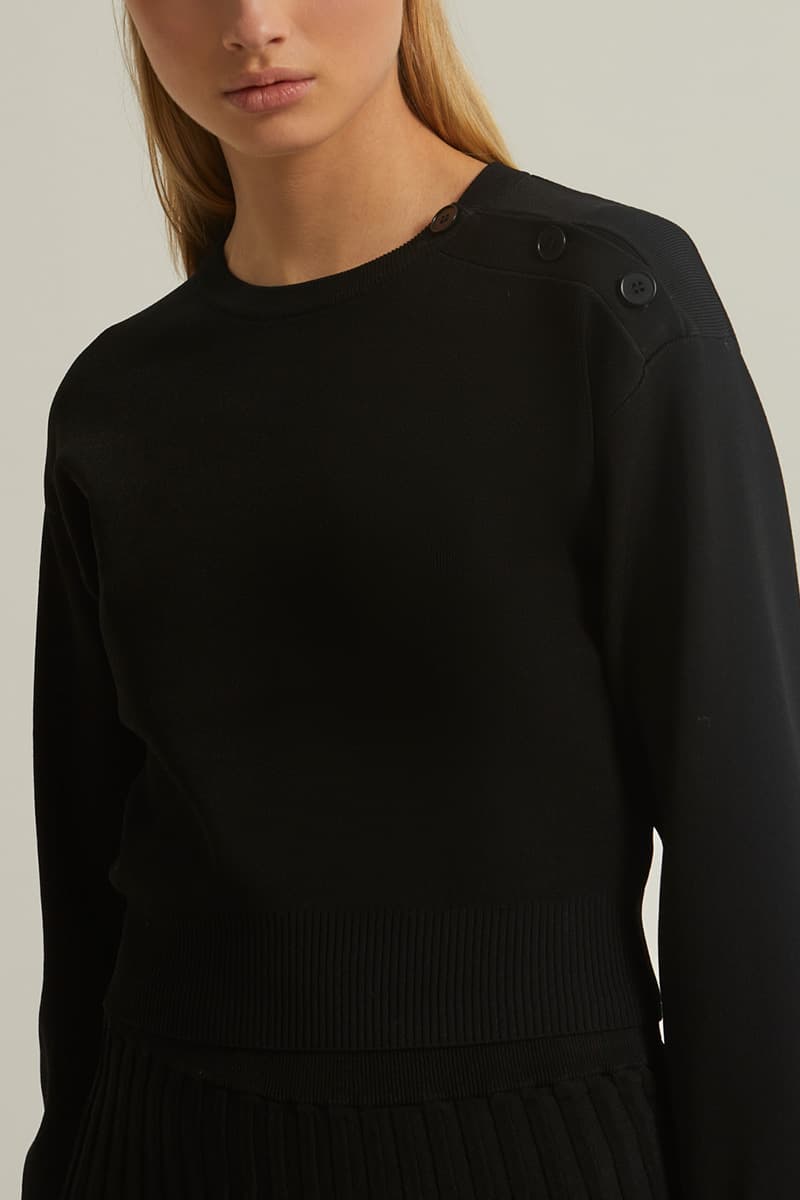 숄더버튼 크롭 니트 CE3SFYSTP029C99