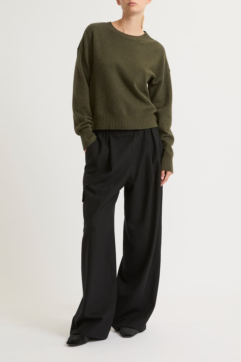 베이직 핏 라운드 니트 CE4WFKNTP001C56