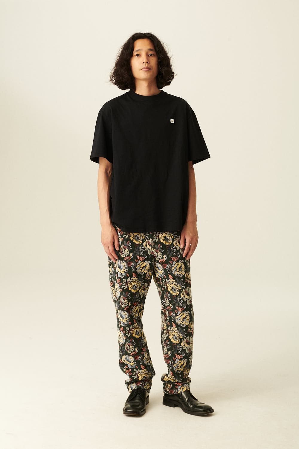 THOMAS 코튼 엠브로이더리 패치 반소매 티셔츠 234 025 07 0006BLK