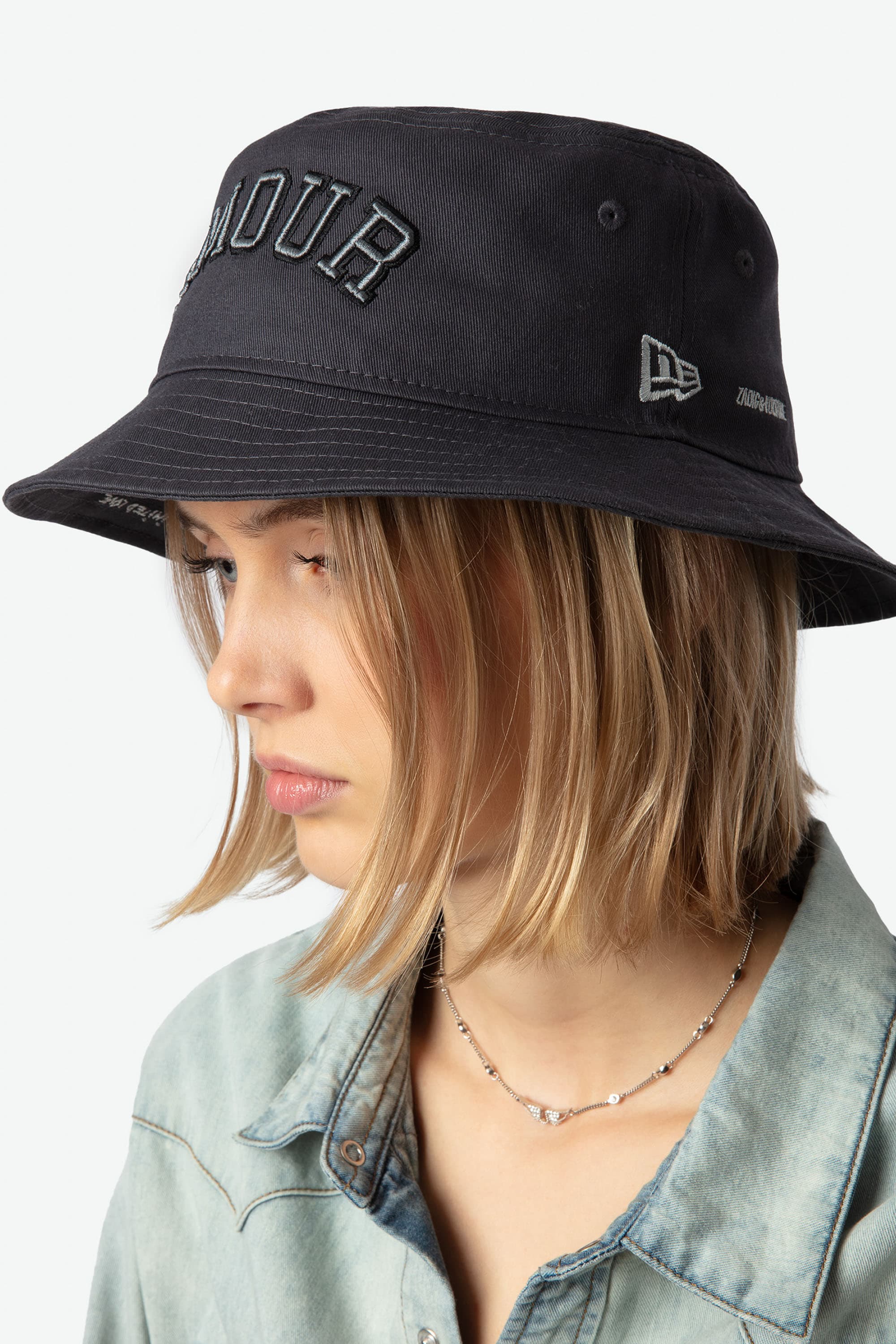 Bob New Era Amour Bucket Hat