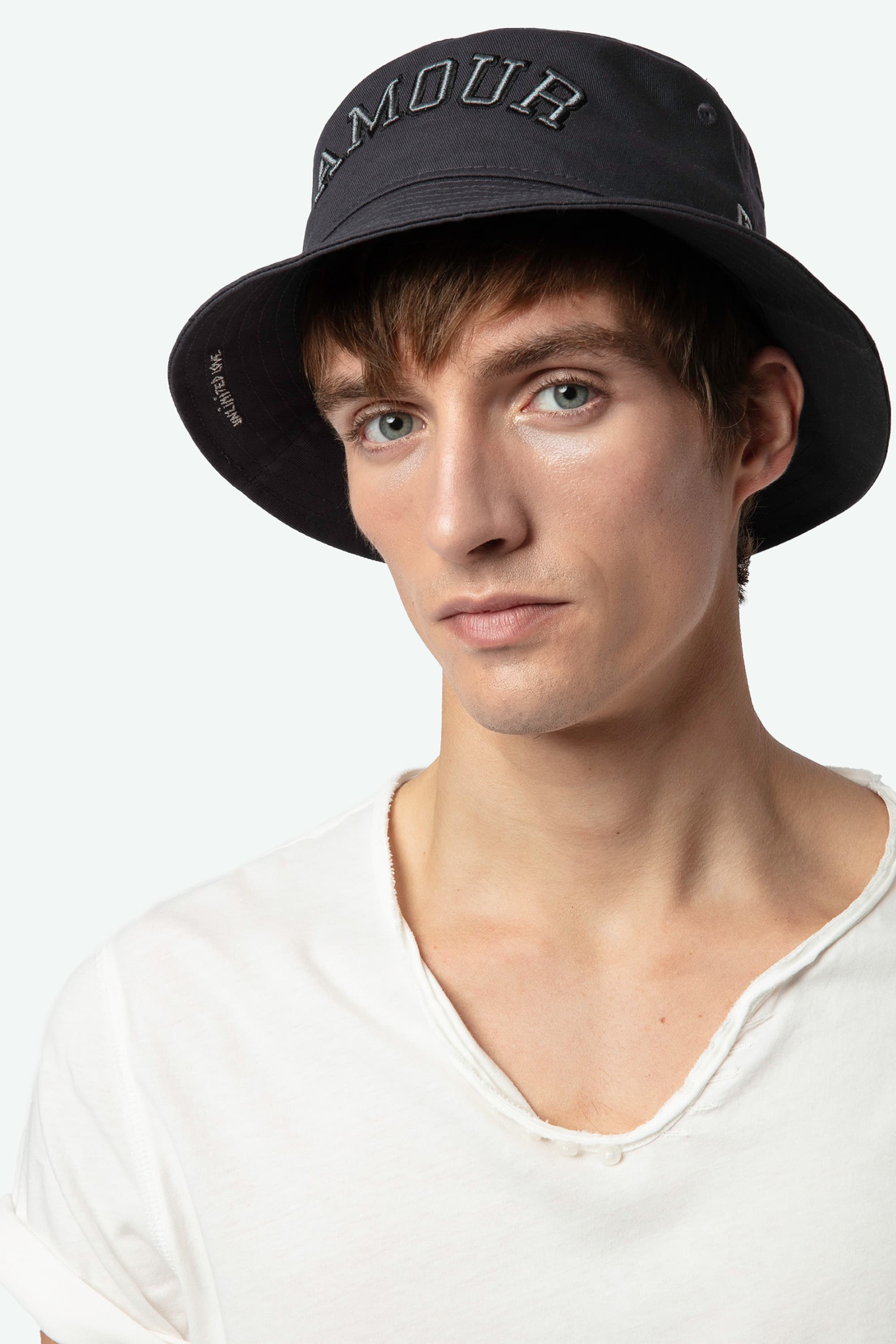 Bob New Era Amour Bucket Hat