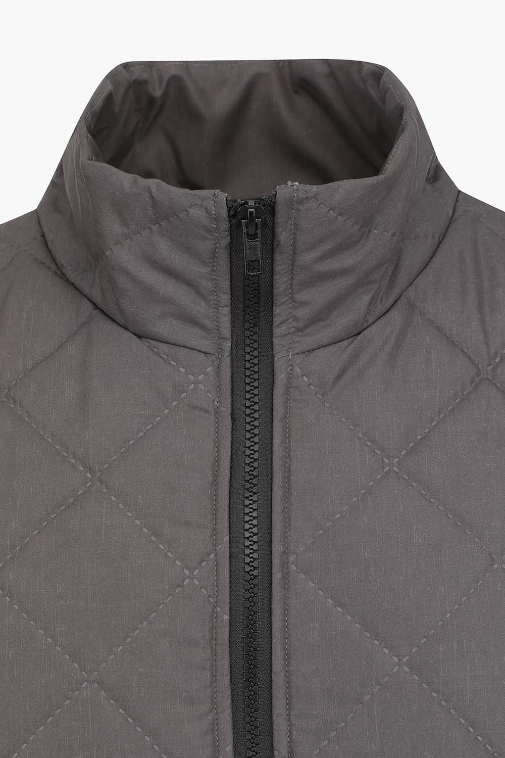 다이아몬드 퀼팅 경량 다크그레이 베스트