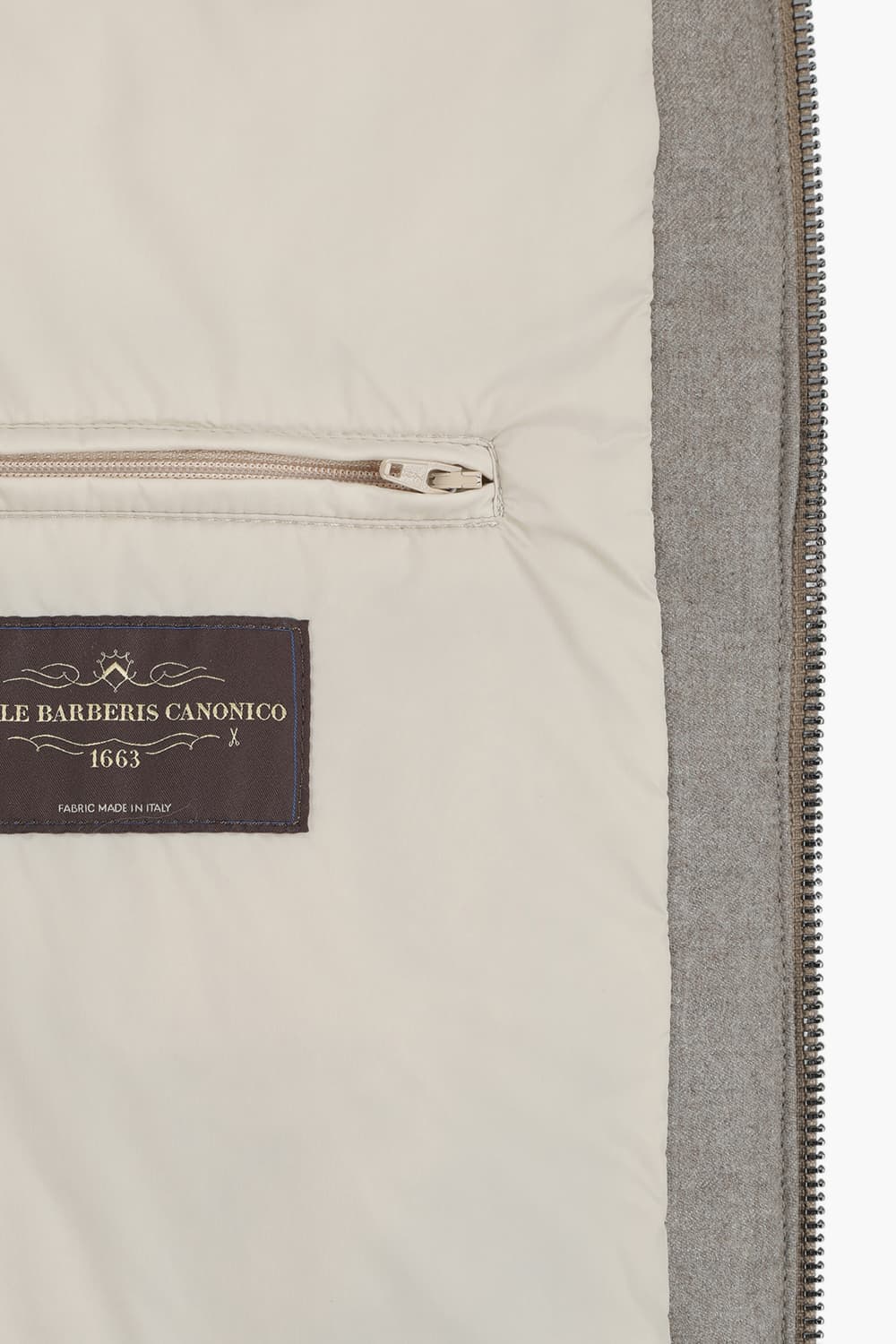 울 구스다운 램스킨 시어링 하이넥 라이트그레이 베스트